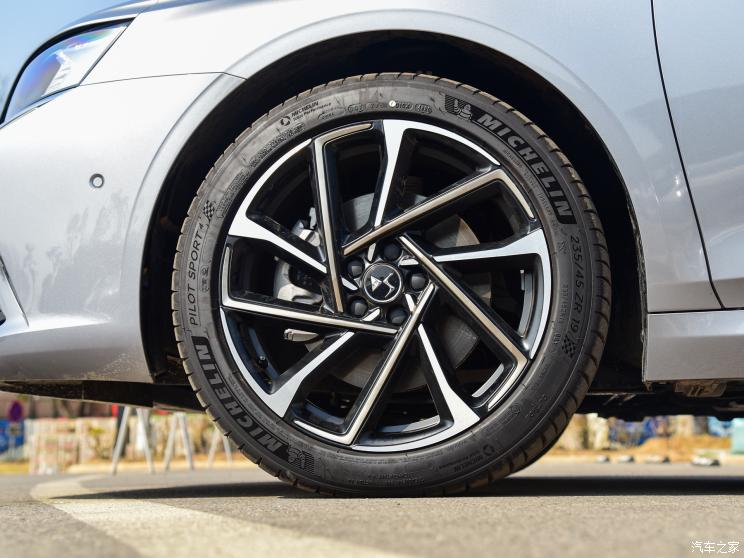 DS汽车 DS 9 2021款 45THP 歌剧院版 DS汽车 DS 9 2021款 45THP 歌剧院版