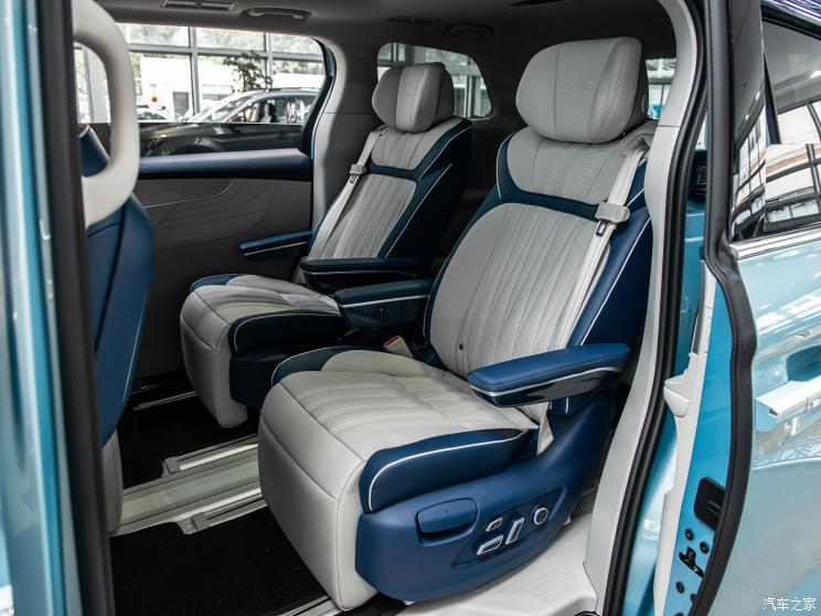 上汽集团 荣威iMAX8 2022款 400TGI 尊荣版 上汽集团 荣威iMAX8 2022款 400TGI 尊荣版