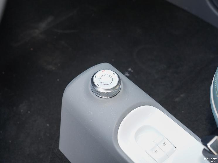 上汽通用五菱 宏光MINIEV 2022款 GAMEBOY 丛林穿越 上汽通用五菱 宏光MINIEV 2022款 GAMEBOY 丛林穿越