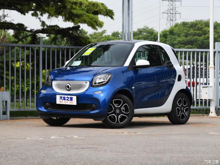 smart smart fortwo 2019款 0.9T 66千瓦硬顶风擎版 国VI smart smart fortwo 2019款 0.9T 66千瓦硬顶风擎版 国VI