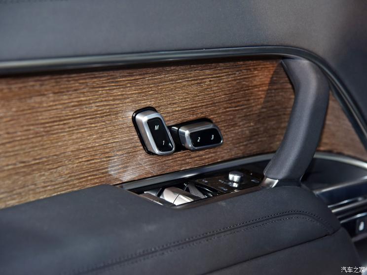 路虎(进口) 揽胜 2022款 3.0 L6 400PS 典范加长版 路虎(进口) 揽胜 2022款 3.0 L6 400PS 典范加长版