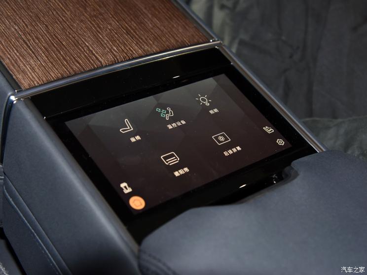 路虎(进口) 揽胜 2022款 3.0 L6 400PS 典范加长版 路虎(进口) 揽胜 2022款 3.0 L6 400PS 典范加长版