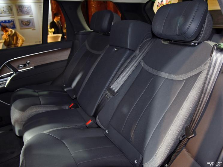 路虎(进口) 揽胜 2022款 3.0 L6 400PS 典范加长版 路虎(进口) 揽胜 2022款 3.0 L6 400PS 典范加长版