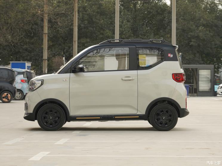 上汽通用五菱 宏光MINIEV 2022款 GAMEBOY 300km 玩咖款 上汽通用五菱 宏光MINIEV 2022款 GAMEBOY 300km 玩咖款