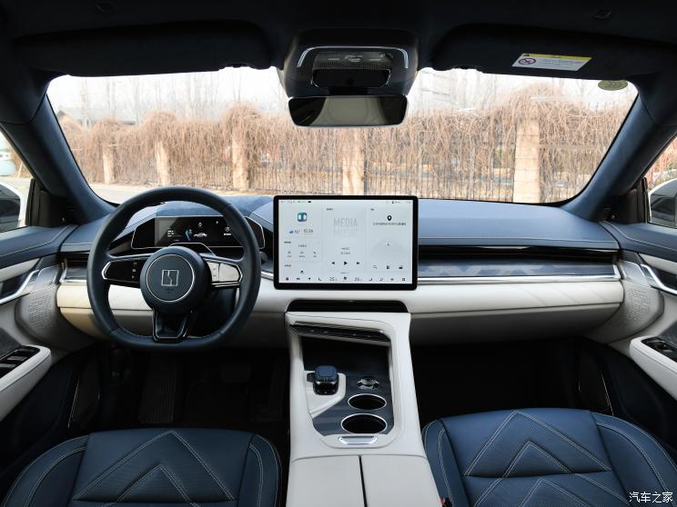 极氪 ZEEKR 001 2021款 超长续航双电机 YOU版 极氪 ZEEKR 001 2021款 超长续航双电机 YOU版