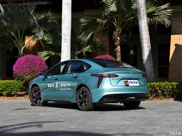 雷诺 江铃集团 羿 2021款 450km 光耀豪华 双电机版 雷诺 江铃集团 羿 2021款 450km 光耀豪华 双电机版