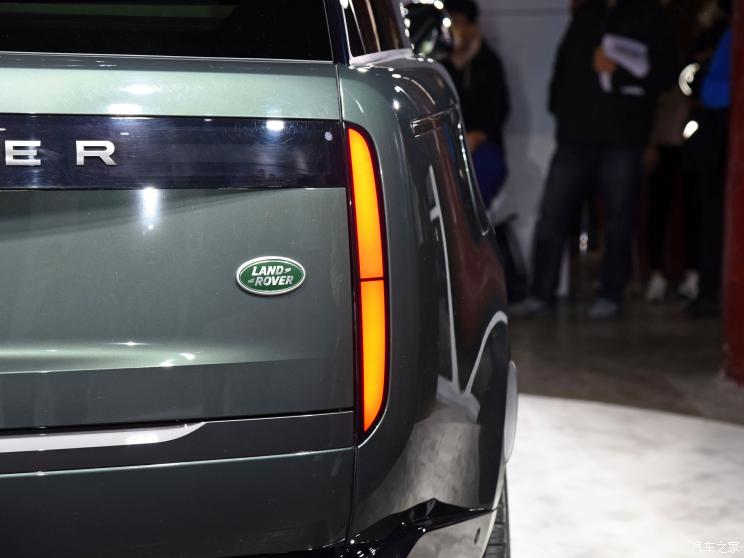 路虎(进口) 揽胜 2022款 3.0 L6 400PS 典范加长版 路虎(进口) 揽胜 2022款 3.0 L6 400PS 典范加长版