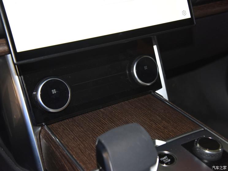 路虎(进口) 揽胜 2022款 3.0 L6 400PS 典范加长版 路虎(进口) 揽胜 2022款 3.0 L6 400PS 典范加长版