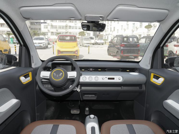 上汽通用五菱 宏光MINIEV 2022款 GAMEBOY 300km 玩咖款 上汽通用五菱 宏光MINIEV 2022款 GAMEBOY 300km 玩咖款