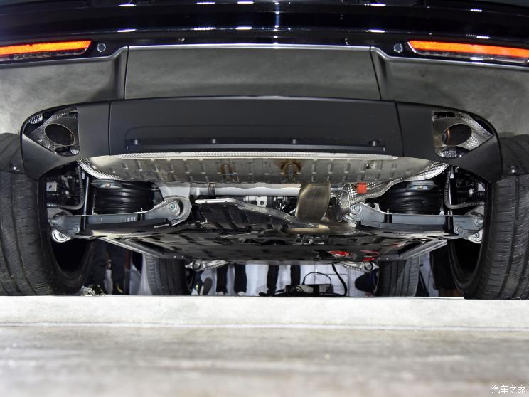 路虎(进口) 揽胜 2022款 3.0 L6 400PS 典范加长版 路虎(进口) 揽胜 2022款 3.0 L6 400PS 典范加长版