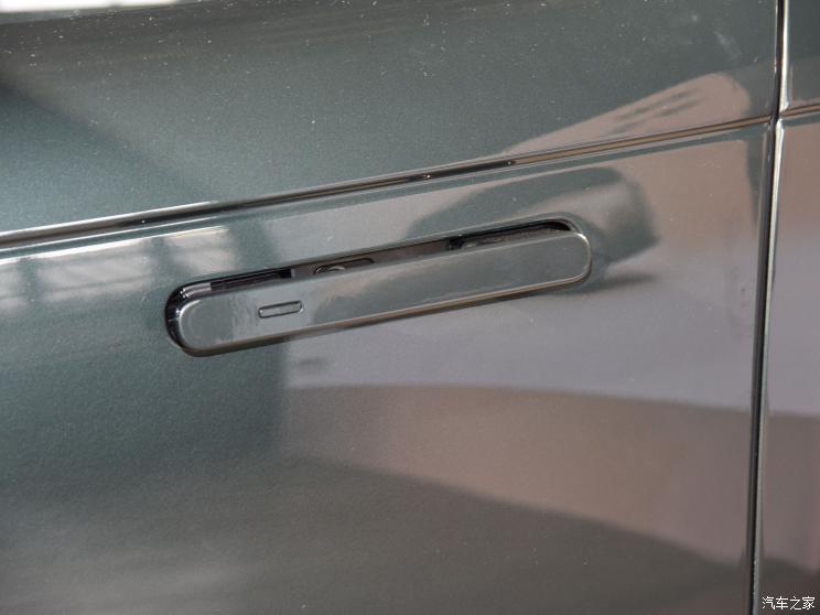 路虎(进口) 揽胜 2022款 3.0 L6 400PS 典范加长版 路虎(进口) 揽胜 2022款 3.0 L6 400PS 典范加长版