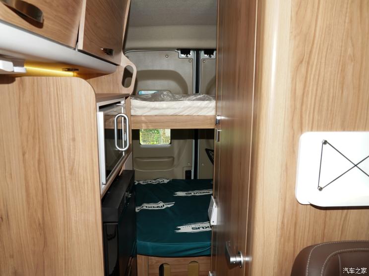 上汽大通 上汽大通MAXUS V100房车 2022款 2.0T旅行家V100山居版横床 上汽大通 上汽大通MAXUS V100房车 2022款 2.0T旅行家V100山居版横床