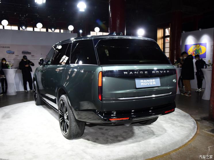 路虎(进口) 揽胜 2022款 3.0 L6 400PS 典范加长版 路虎(进口) 揽胜 2022款 3.0 L6 400PS 典范加长版