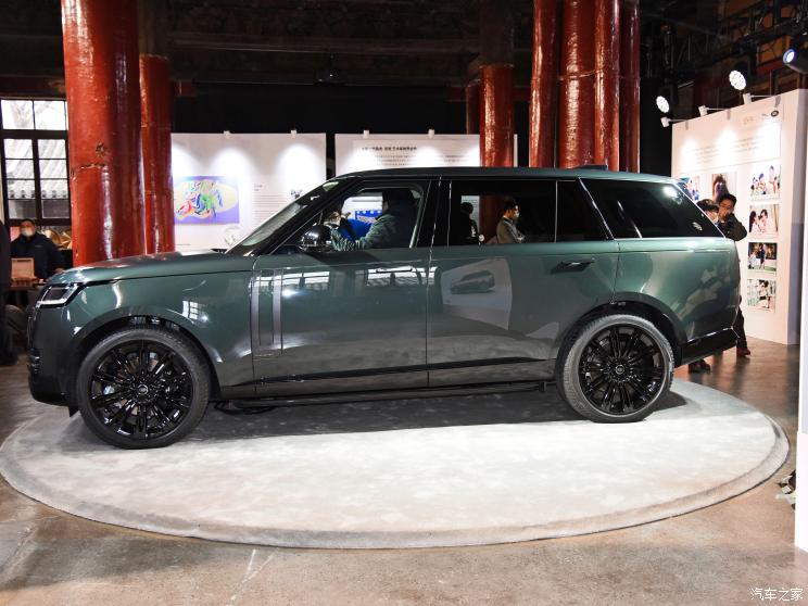 路虎(进口) 揽胜 2022款 3.0 L6 400PS 典范加长版 路虎(进口) 揽胜 2022款 3.0 L6 400PS 典范加长版