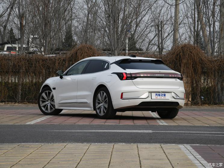 极氪 ZEEKR 001 2021款 超长续航双电机 YOU版 极氪 ZEEKR 001 2021款 超长续航双电机 YOU版