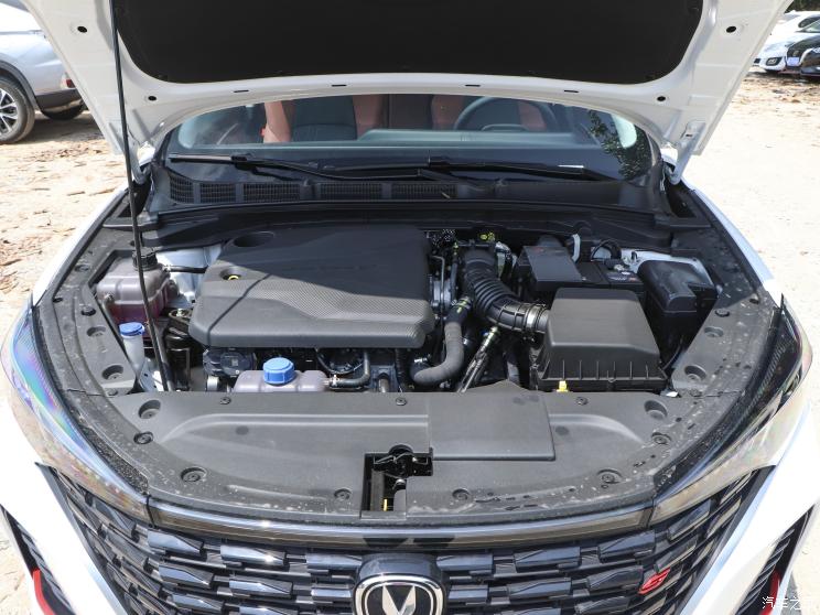 长安汽车 逸动 2022款 PLUS 蓝鲸NE 1.4T GDI DCT旗舰版 长安汽车 逸动 2022款 PLUS 蓝鲸NE 1.4T GDI DCT旗舰版