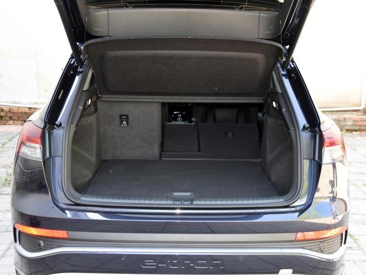 一汽-大众奥迪 奥迪Q4 e-tron 2022款 50 e-tron quattro 先享版 一汽-大众奥迪 奥迪Q4 e-tron 2022款 50 e-tron quattro 先享版