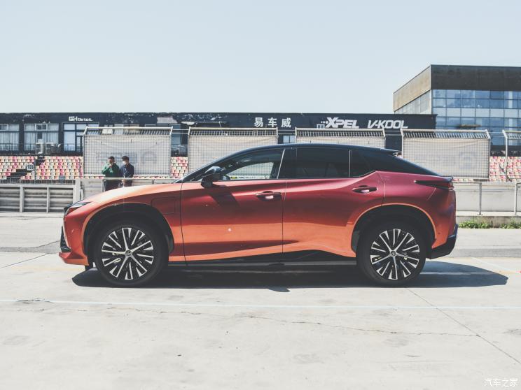 雷克萨斯 雷克萨斯RZ 2022款 450e 雷克萨斯 雷克萨斯RZ 2022款 450e