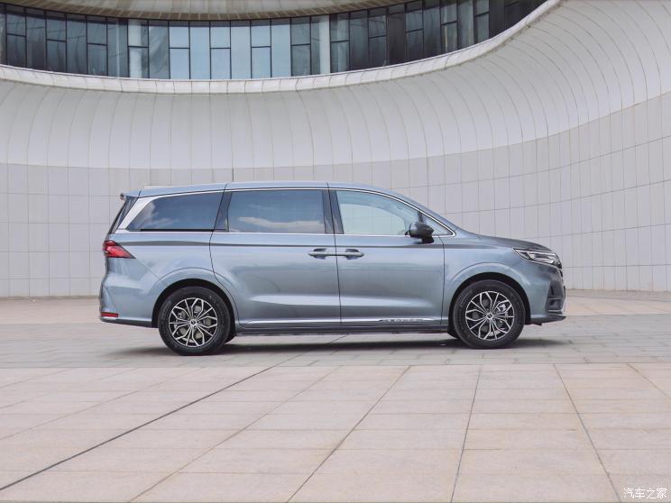 上汽集团 荣威iMAX8 EV 2022款 智驾版 上汽集团 荣威iMAX8 EV 2022款 智驾版