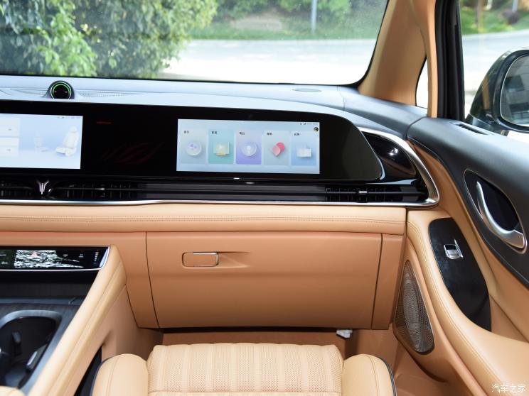 岚图汽车 梦想家 2022款 超级增程 高配版 岚图汽车 梦想家 2022款 超级增程 高配版