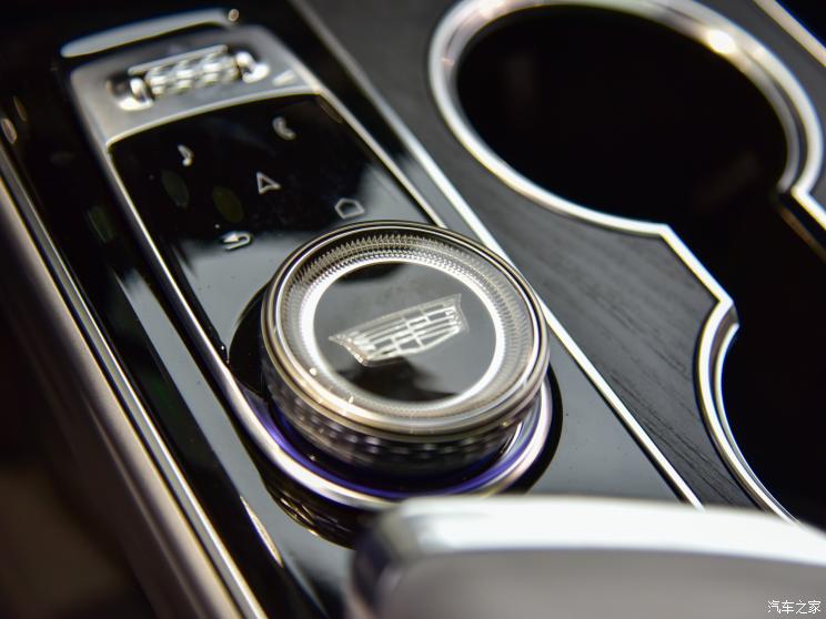 上汽通用凯迪拉克 LYRIQ锐歌 2022款 后驱长续航豪华版 上汽通用凯迪拉克 LYRIQ锐歌 2022款 后驱长续航豪华版