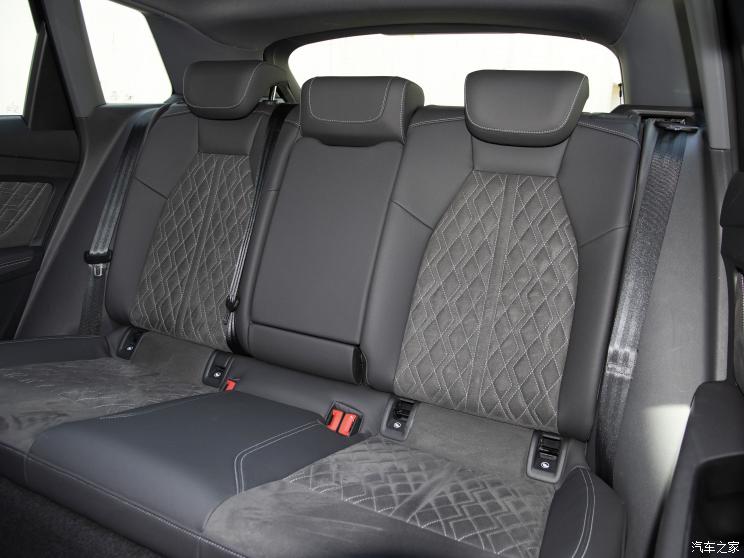 一汽-大众奥迪 奥迪Q4 e-tron 2022款 50 e-tron quattro 先享版 一汽-大众奥迪 奥迪Q4 e-tron 2022款 50 e-tron quattro 先享版