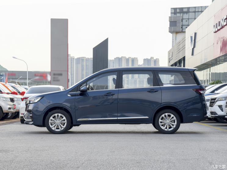 上汽通用五菱 五菱佳辰 2022款 1.5T CVT智享豪华型 上汽通用五菱 五菱佳辰 2022款 1.5T CVT智享豪华型