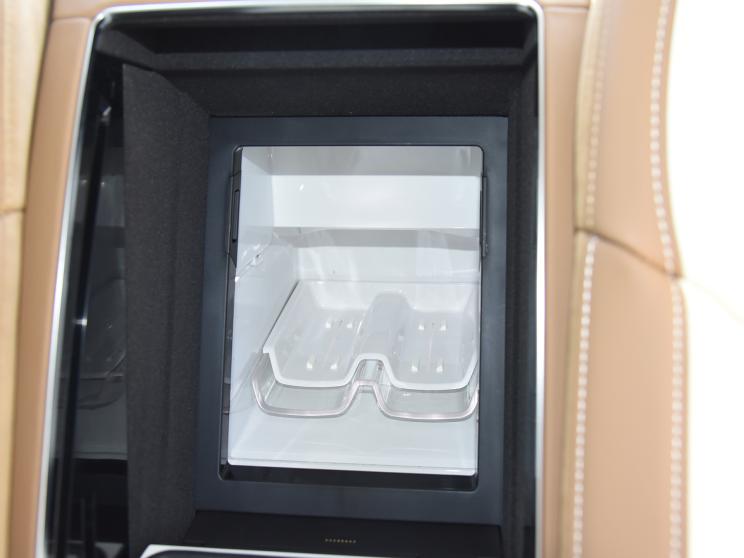 奥迪(进口) 奥迪A8 2022款 A8L Horch创始人版 双色典藏型 奥迪(进口) 奥迪A8 2022款 A8L Horch创始人版 双色典藏型