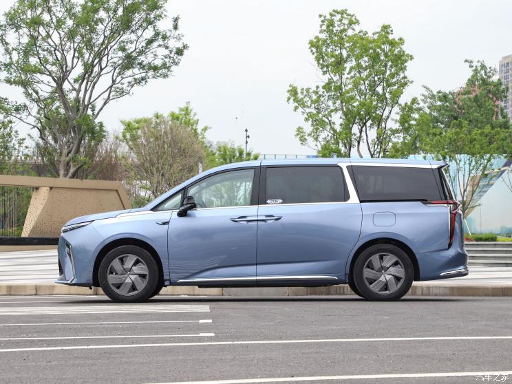 上汽大通 上汽大通MAXUS MIFA 9 2022款 锦绣高山 上汽大通 上汽大通MAXUS MIFA 9 2022款 锦绣高山