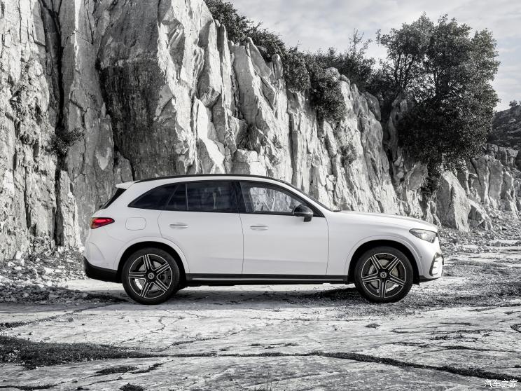 奔驰(进口) 奔驰GLC新能源(进口) 2023款 基本型 奔驰(进口) 奔驰GLC新能源(进口) 2023款 基本型