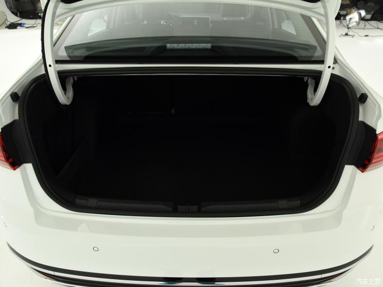 一汽-大众 宝来 2022款 280TSI DSG尊行版 一汽-大众 宝来 2022款 280TSI DSG尊行版