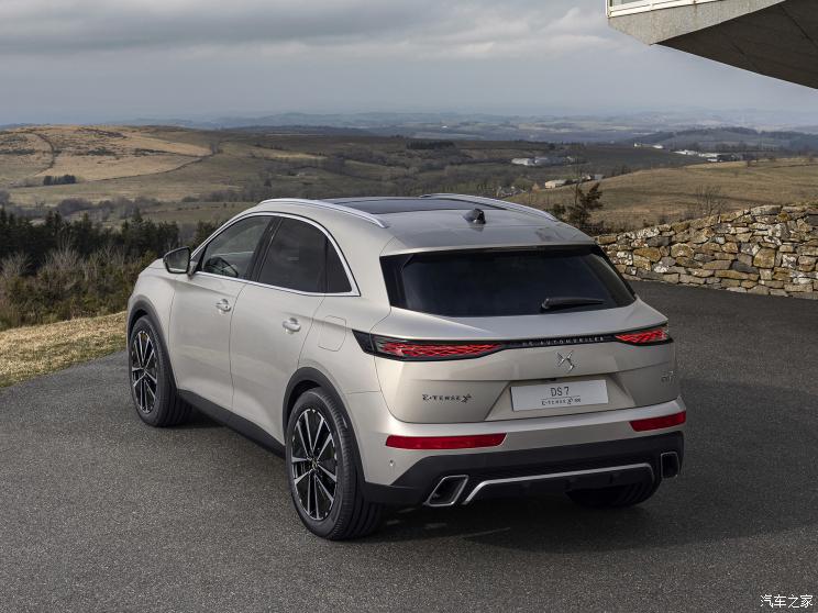 DS(进口) DS 7新能源(海外) 2023款 Crossback E-Tense 4x4 DS(进口) DS 7新能源(海外) 2023款 Crossback E-Tense 4x4