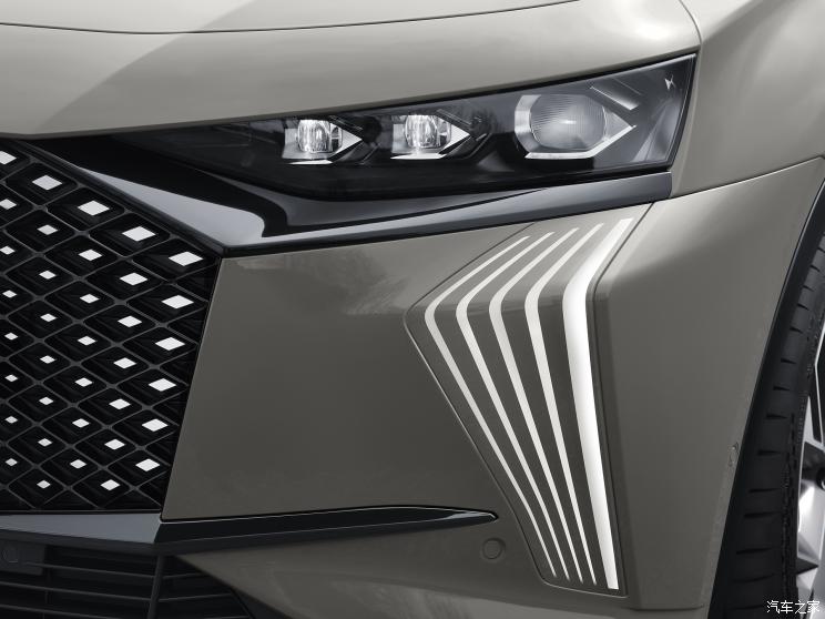 DS(进口) DS 7新能源(海外) 2023款 Crossback E-Tense 4x4 DS(进口) DS 7新能源(海外) 2023款 Crossback E-Tense 4x4