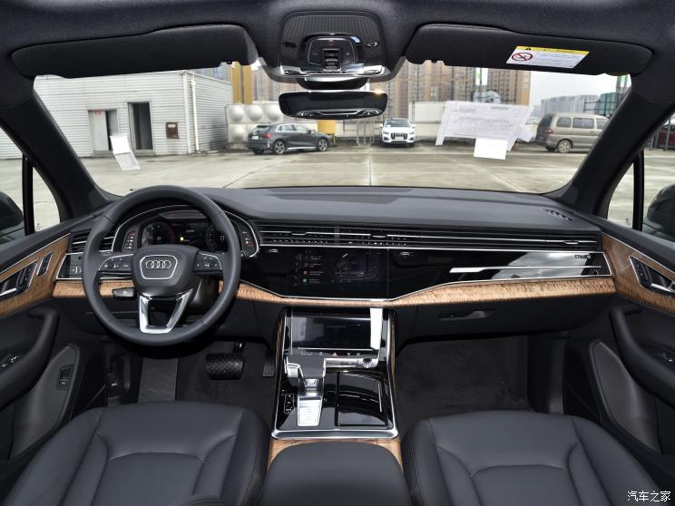 奥迪(进口) 奥迪Q7 2022款 55 TFSI quattro S line冰雪运动版 奥迪(进口) 奥迪Q7 2022款 55 TFSI quattro S line冰雪运动版