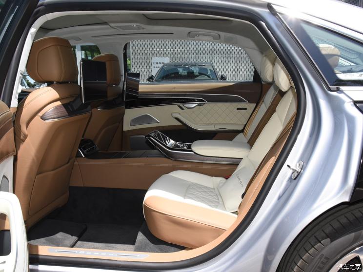 奥迪(进口) 奥迪A8 2022款 A8L Horch创始人版 双色典藏型 奥迪(进口) 奥迪A8 2022款 A8L Horch创始人版 双色典藏型