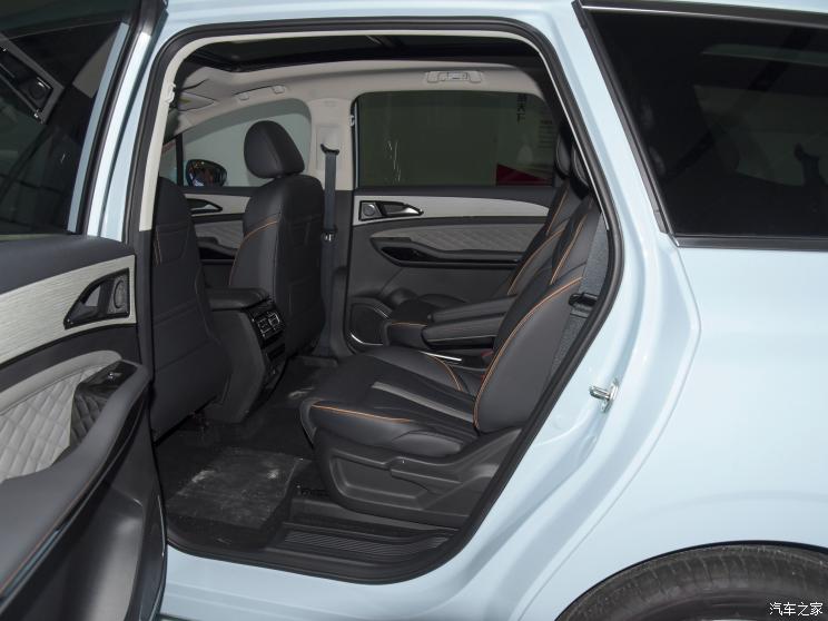 东风风行 风行游艇 2022款 1.5T DCT扬帆版