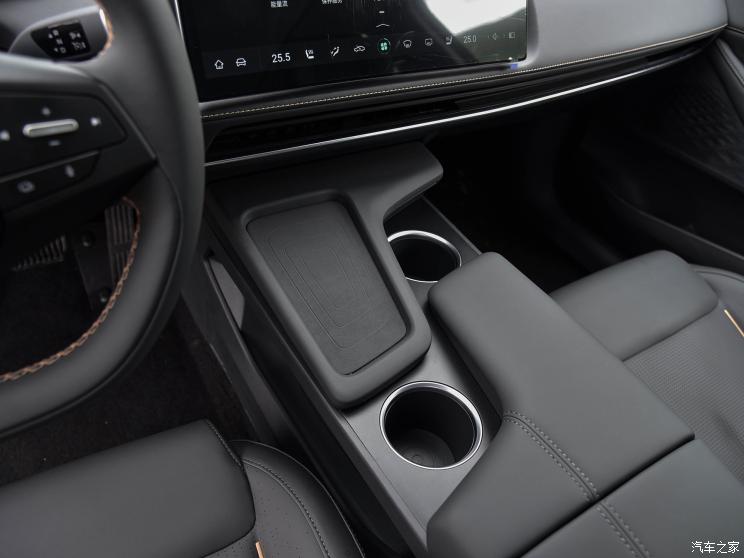 长安深蓝 长安深蓝SL03 2022款 1.5L 增程版 长安深蓝 长安深蓝SL03 2022款 1.5L 增程版