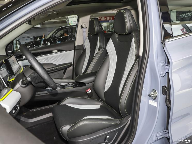 吉利汽车 缤越 2022款 缤越COOL 1.5TD DCT激擎 吉利汽车 缤越 2022款 缤越COOL 1.5TD DCT激擎