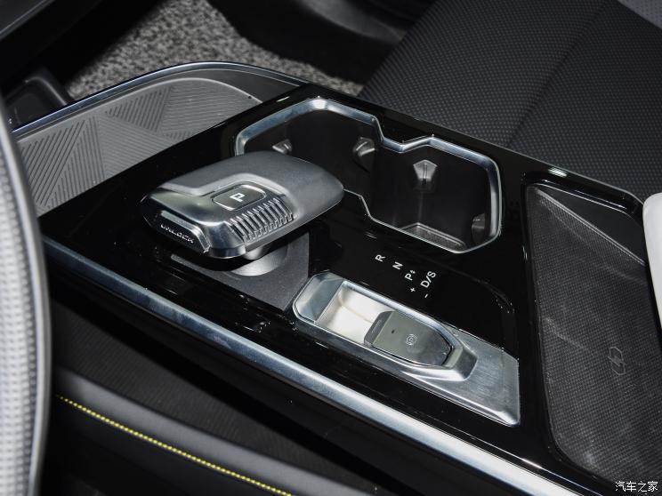 北京汽车 魔方 2022款 1.5T DCT星耀版 北京汽车 魔方 2022款 1.5T DCT星耀版