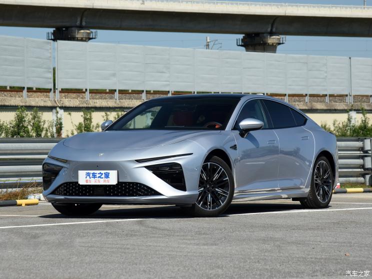 合众汽车 哪吒S 2022款 增程版 1160km 后驱小版 合众汽车 哪吒S 2022款 增程版 1160km 后驱小版