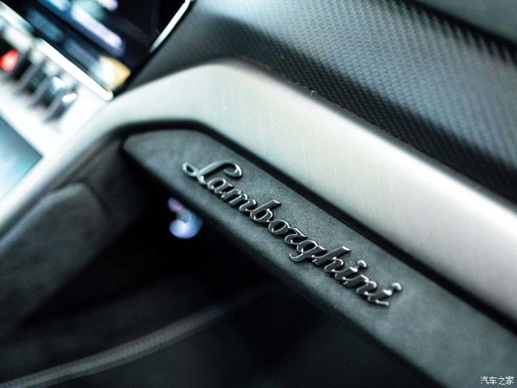 兰博基尼 Urus 2022款 4.0T V8 Performante 兰博基尼 Urus 2022款 4.0T V8 Performante