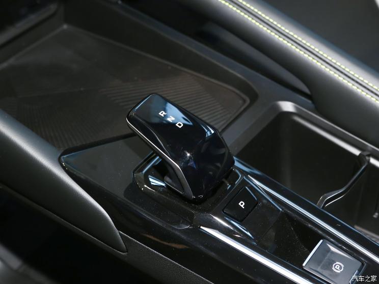 吉利汽车 缤越 2022款 缤越COOL 1.5TD DCT热擎版 吉利汽车 缤越 2022款 缤越COOL 1.5TD DCT热擎版