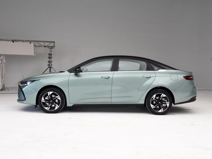 几何汽车 几何G6 2022款 基本型 几何汽车 几何G6 2022款 基本型