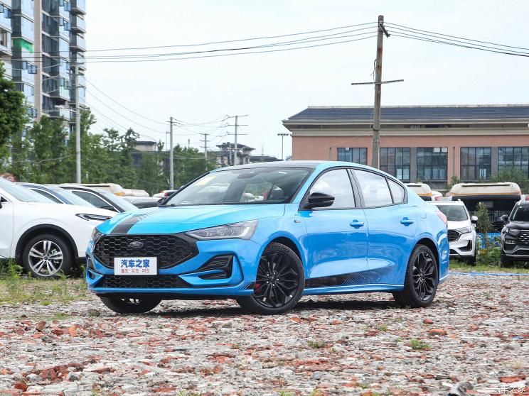 长安福特 福克斯 2022款 三厢 EcoBoost 180 自动S版 长安福特 福克斯 2022款 三厢 EcoBoost 180 自动S版