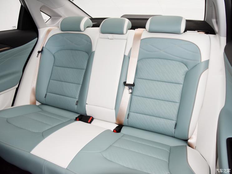 几何汽车 几何G6 2022款 基本型 几何汽车 几何G6 2022款 基本型