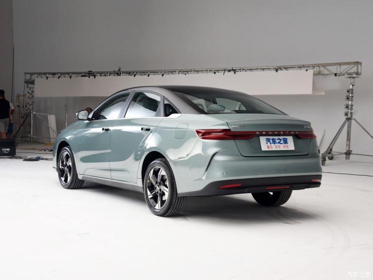 几何汽车 几何G6 2022款 基本型 几何汽车 几何G6 2022款 基本型