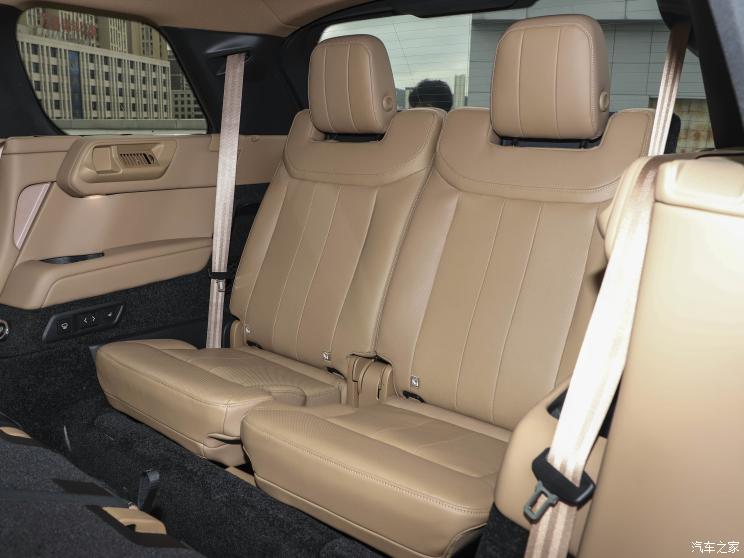 路虎(进口) 揽胜 2023款 3.0 L6 400PS 盛世七座加长版 路虎(进口) 揽胜 2023款 3.0 L6 400PS 盛世七座加长版