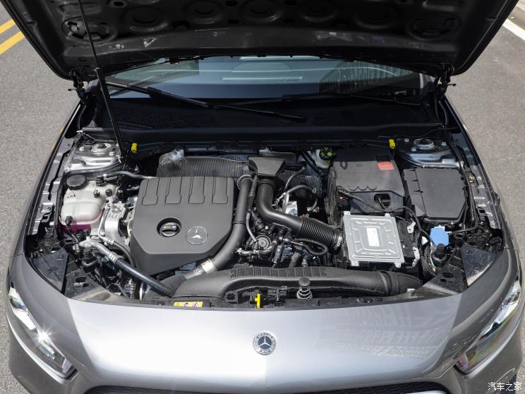 奔驰(进口) 奔驰A级(进口) 2022款 改款 A 200 动感型 奔驰(进口) 奔驰A级(进口) 2022款 改款 A 200 动感型