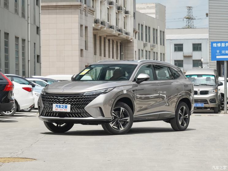 上汽集团 荣威RX5 2023款 第三代 330TGI 超感豪华版 上汽集团 荣威RX5 2023款 第三代 330TGI 超感豪华版