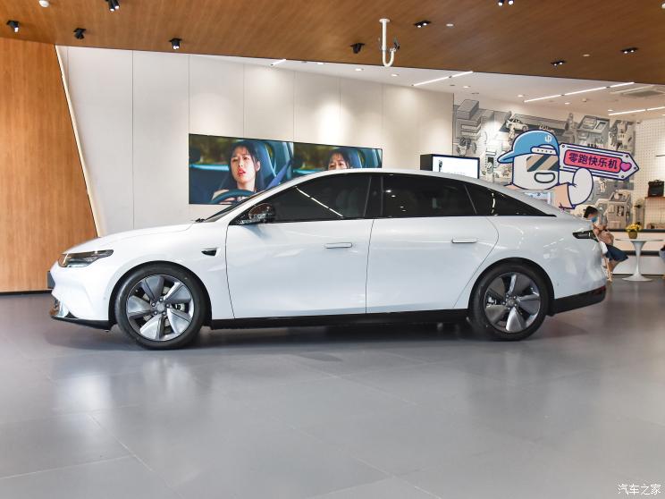 零跑汽车 零跑C01 2022款 四驱双电机高性能版 零跑汽车 零跑C01 2022款 四驱双电机高性能版